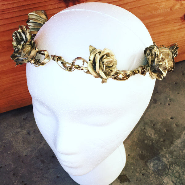 Hele Gold Rose Crown – Clutch Jewelry